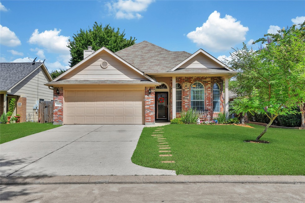 12010 Bunny Ln, Pinehurst, TX 77362 - photo 1