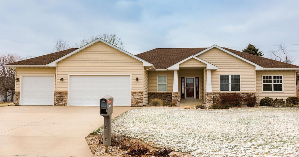 2804 9th Ave SW, Austin, MN 55912 - photo 1