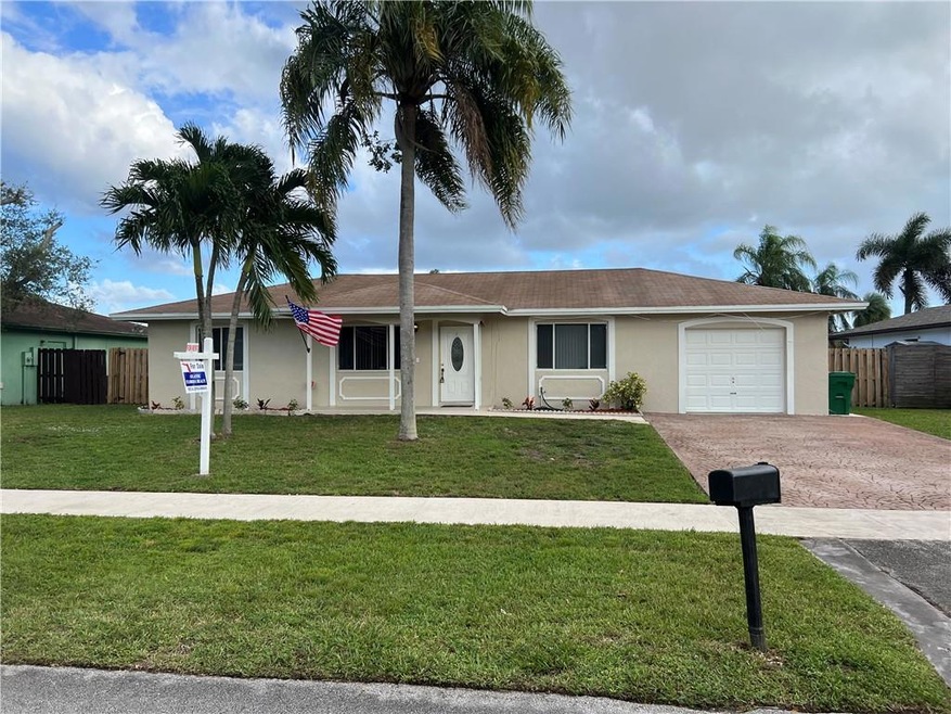 1020 SW 128th Dr, Davie, FL 33325 - photo 1