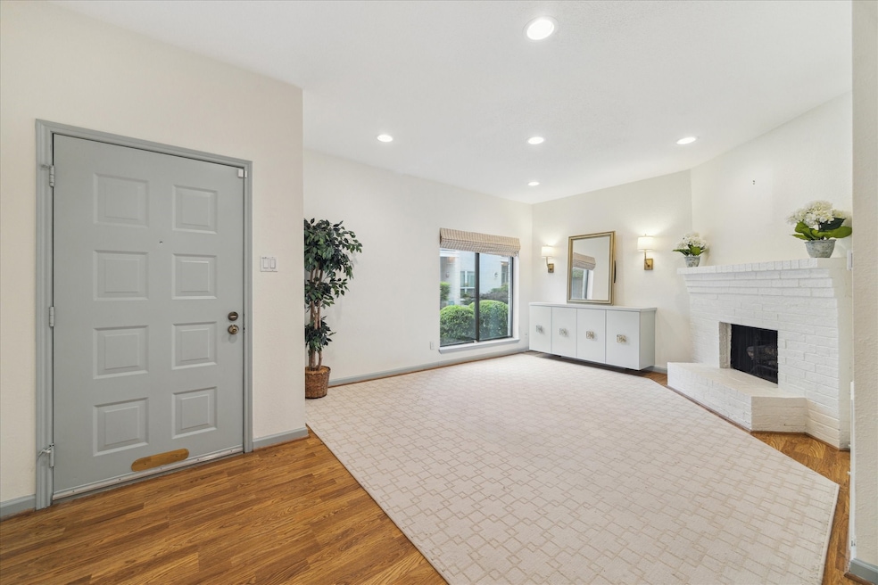 Aida Younis Team presents 1330 Augusta Dr #6