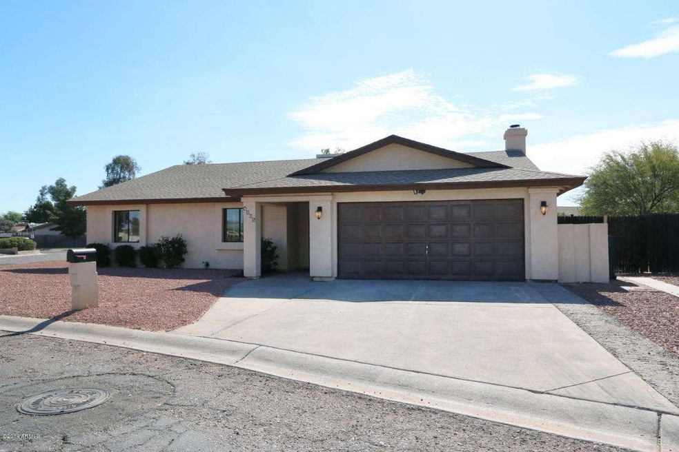 4205 W North Ln Phoenix AZ-large-001-Fro