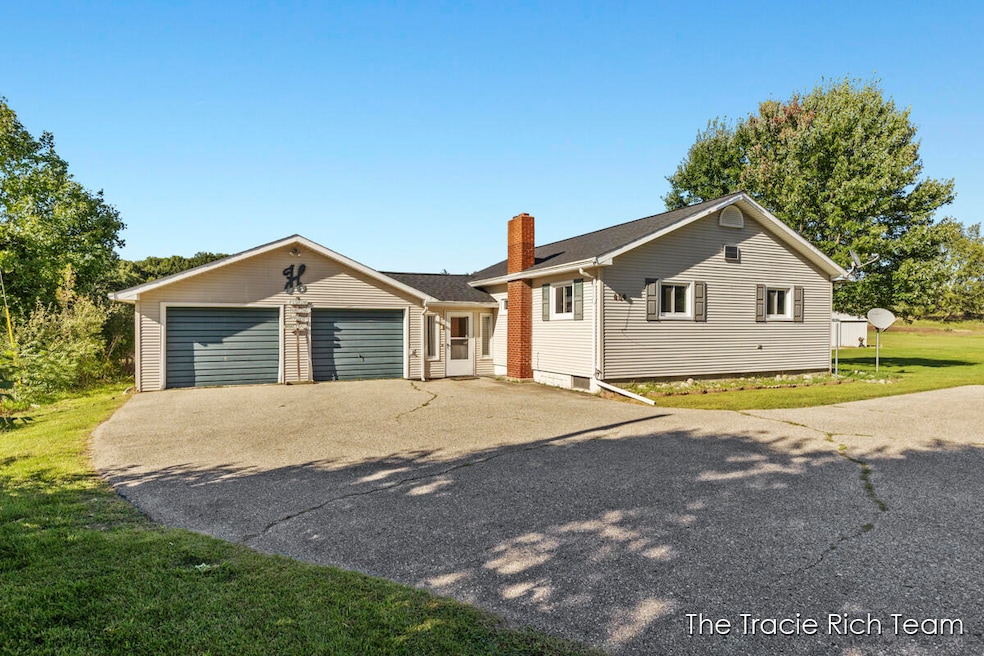 656 20 Mile Rd, Barryton, MI 49305