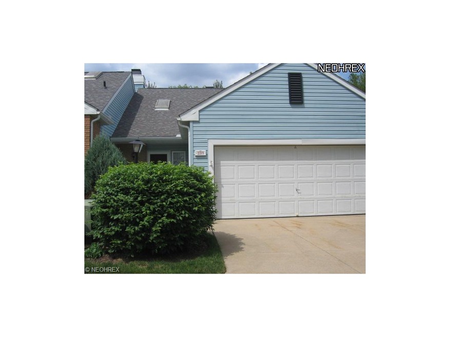 LOVELY UNIT WITH NEUTRAL INTERIOR - 1ST FLR MASTER