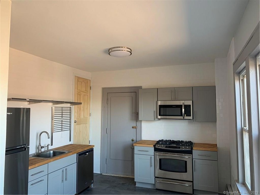 2744 Fairfield Ave unit 6, Bridgeport, CT 06605 - photo 1