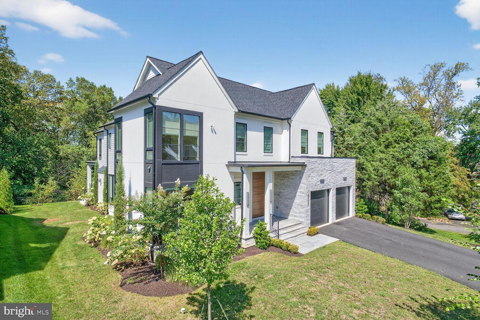 Sold $3,015,000 • Co-Listing Agent