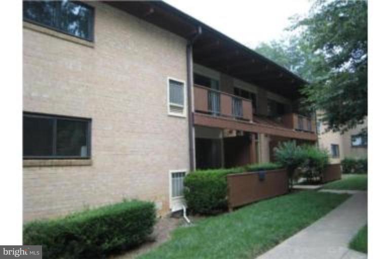 7829 Enola St unit 203, McLean, VA 22102 - photo 1