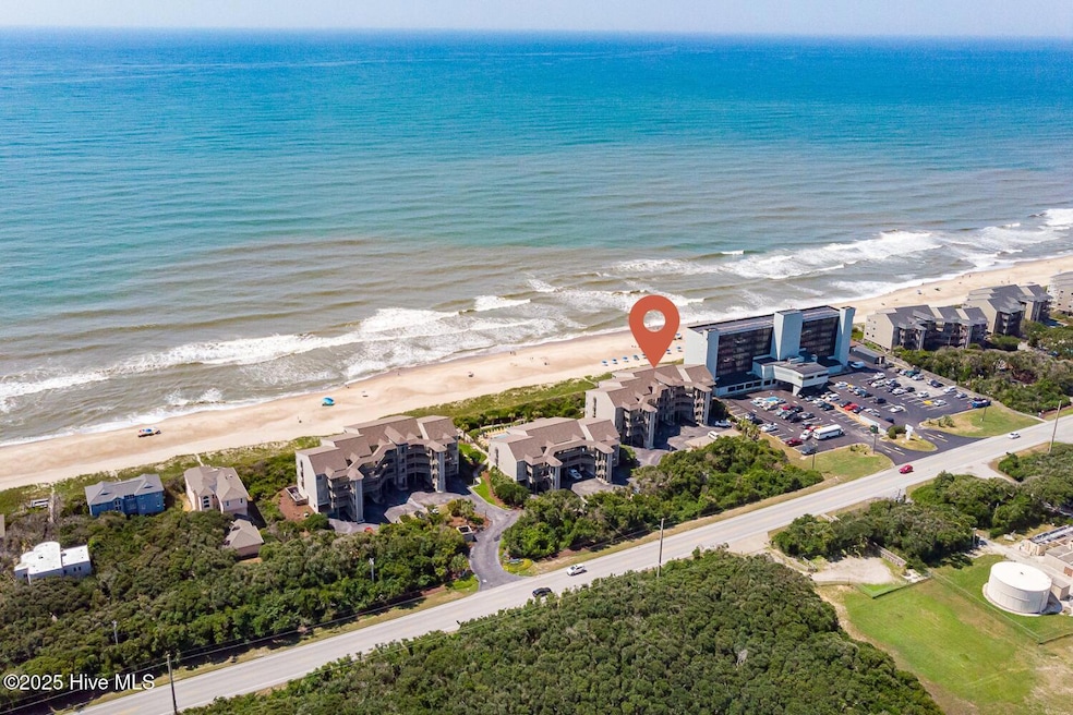 Waterfront condo in Pine Knoll Shores