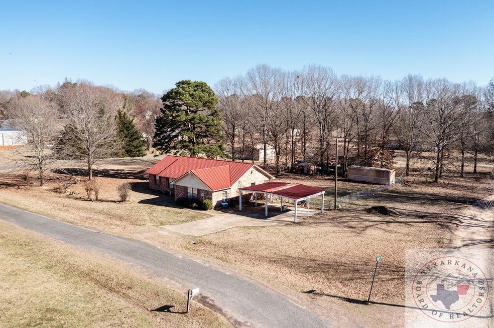 327 Garrett Dr, Texarkana, TX 75501 - photo 1