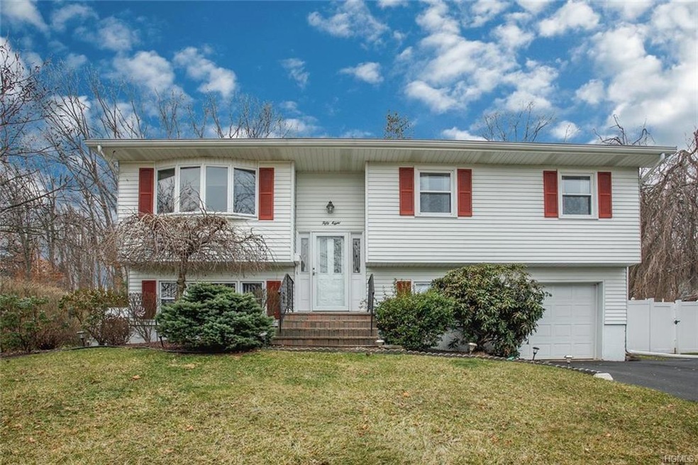 58 S Lilburn Dr, Garnerville, NY 10923 - photo 1