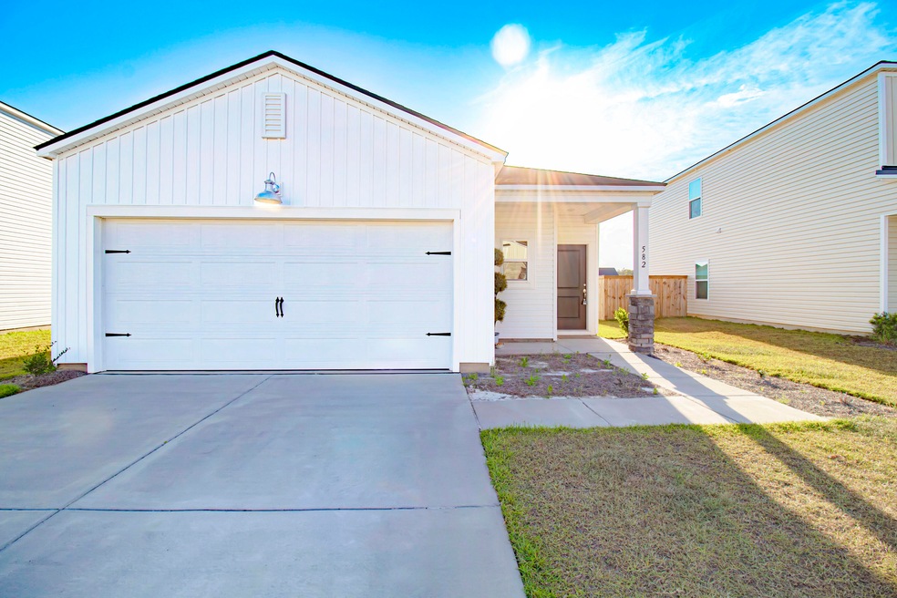 582 Spanish Wells Rd, Summerville, SC 29486 - photo 1