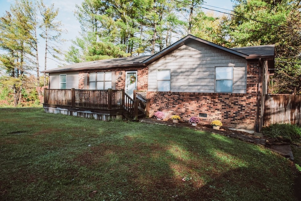 730 Iris Ave, Jamestown, TN 38556 - photo 1