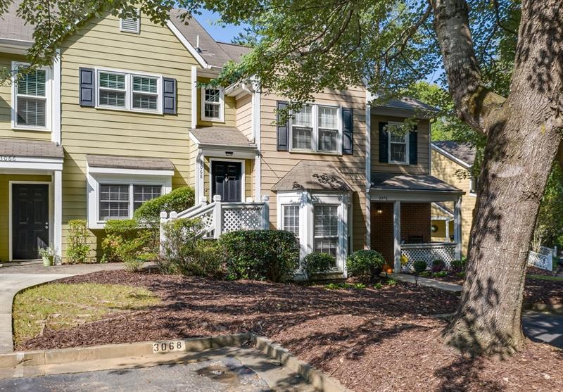 Townhome style condominium with so many upgrades!