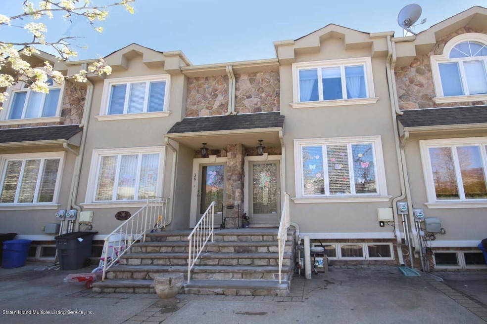 38 Calvanico Ln, Staten Island, NY 10314 - photo 1