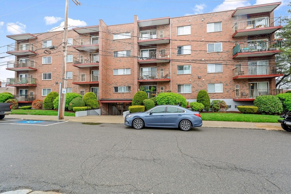 10 Foster St unit 203, Wakefield, MA 01880 - photo 1