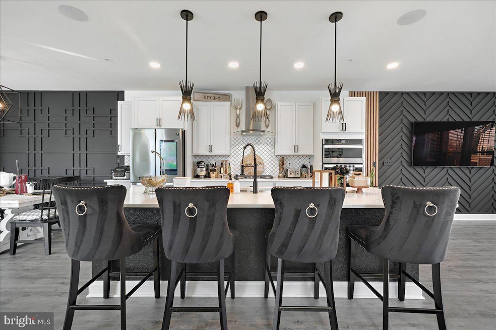 Under Contract $599,999
