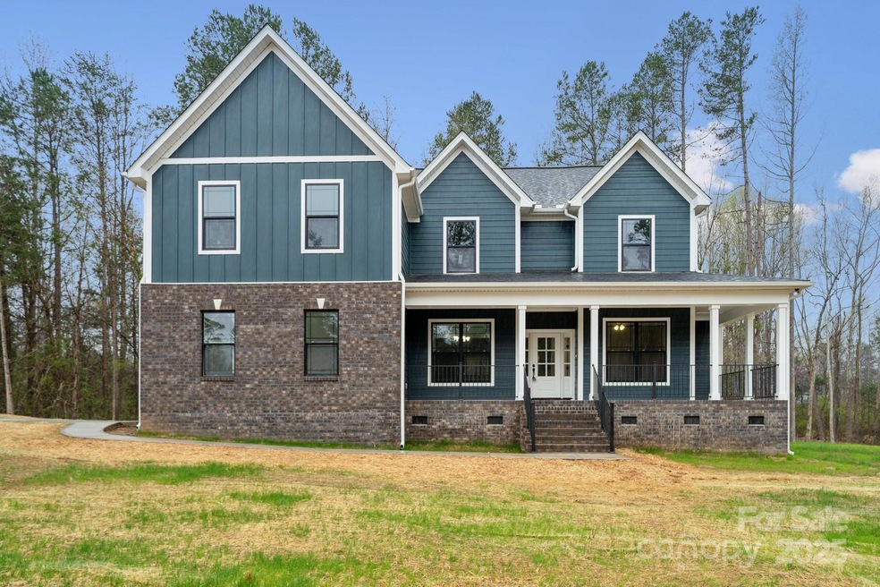 Sold $800,000 • Co-Listing Agent