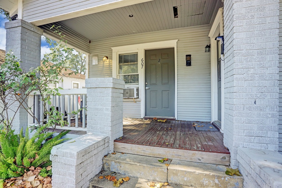 607 Enid St unit 2, Houston, TX 77009 - photo 1