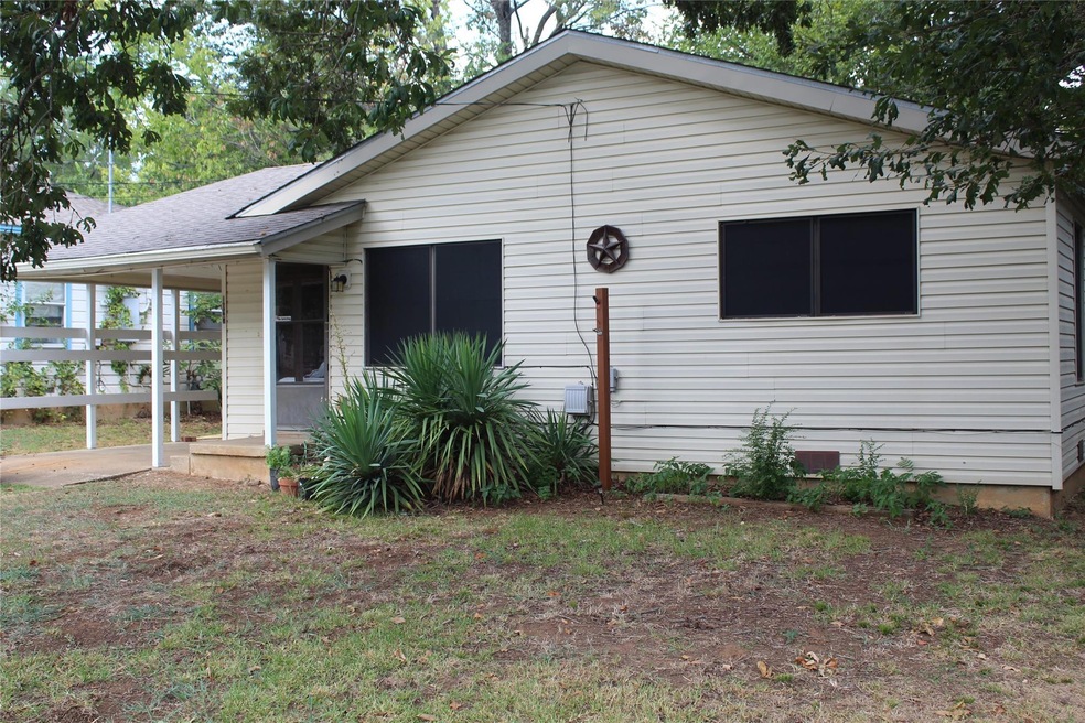 1027 Star St, Denison, TX 75020 - photo 1