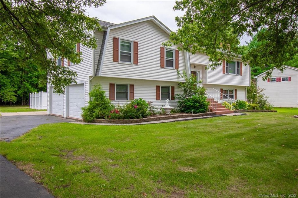 32 Filley St, Bloomfield, CT 06002 - photo 1