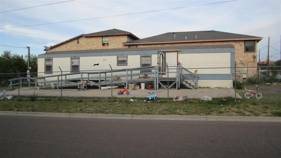 502 Galveston St, Laredo, TX 78040 - photo 1