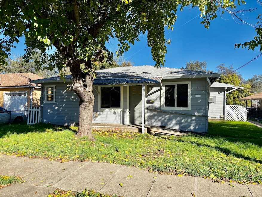 849 West St, Redding, CA 96001 - photo 1