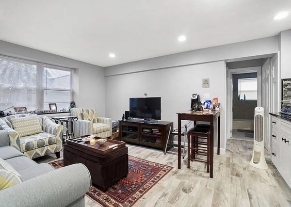 35 Montvale Ave unit 3, Woburn, MA 01801 - photo 1