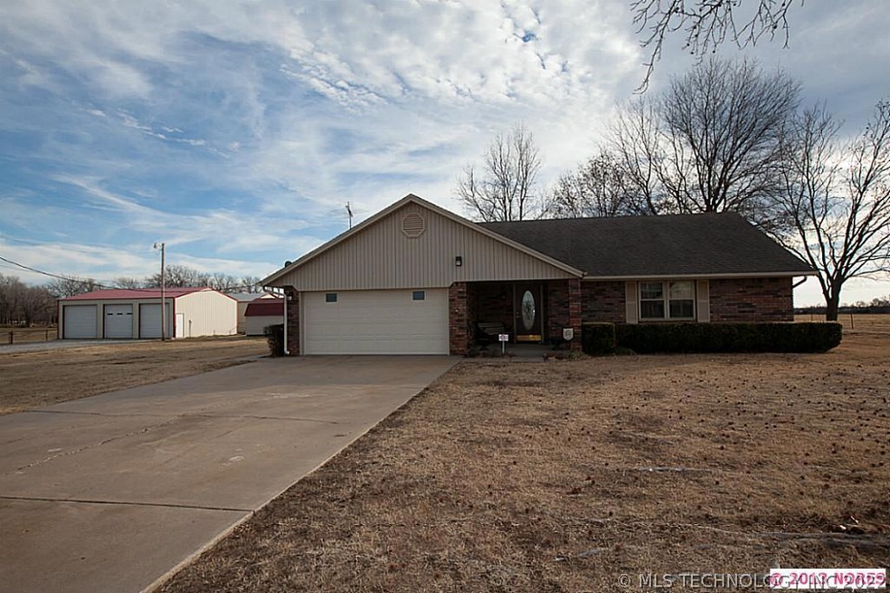 Immaculate brick home on 37+AC