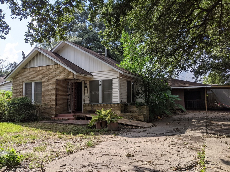 214 Caplin St, Houston, TX 77022 - photo 1