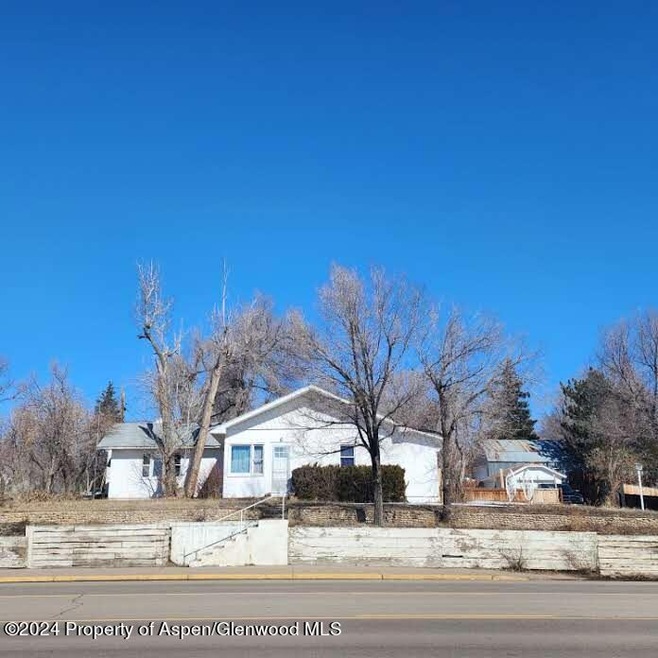 707 E Victory Way, Craig, CO 81625 - photo 1