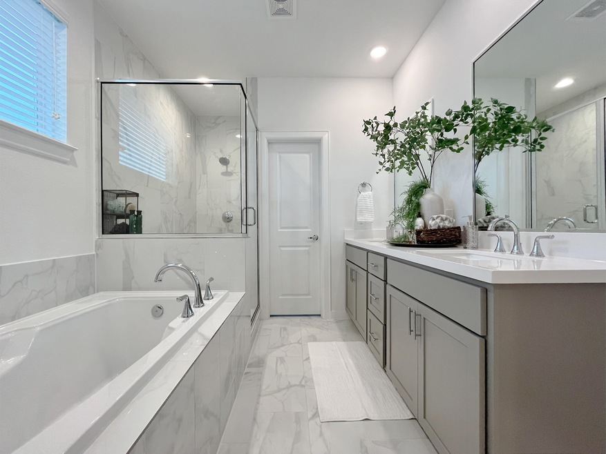 1211 Highland Square Ln, Houston, TX 77091 - photo 1