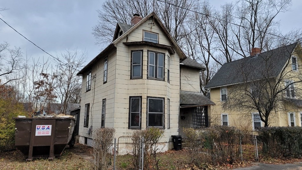 7 Clinton St, Chicopee, MA 01013 - photo 1