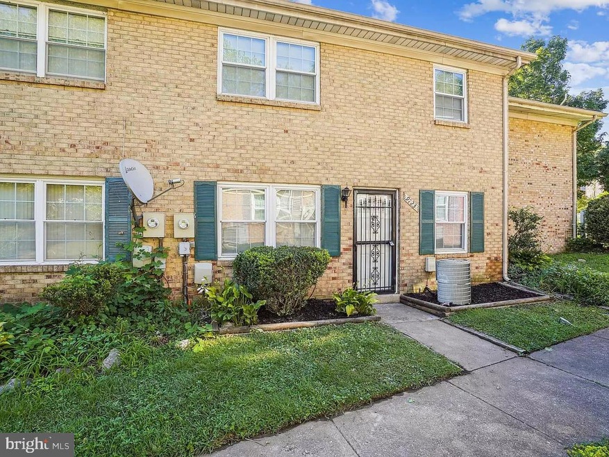 9723 Hagel Cir unit B, Lorton, VA 22079 - photo 1