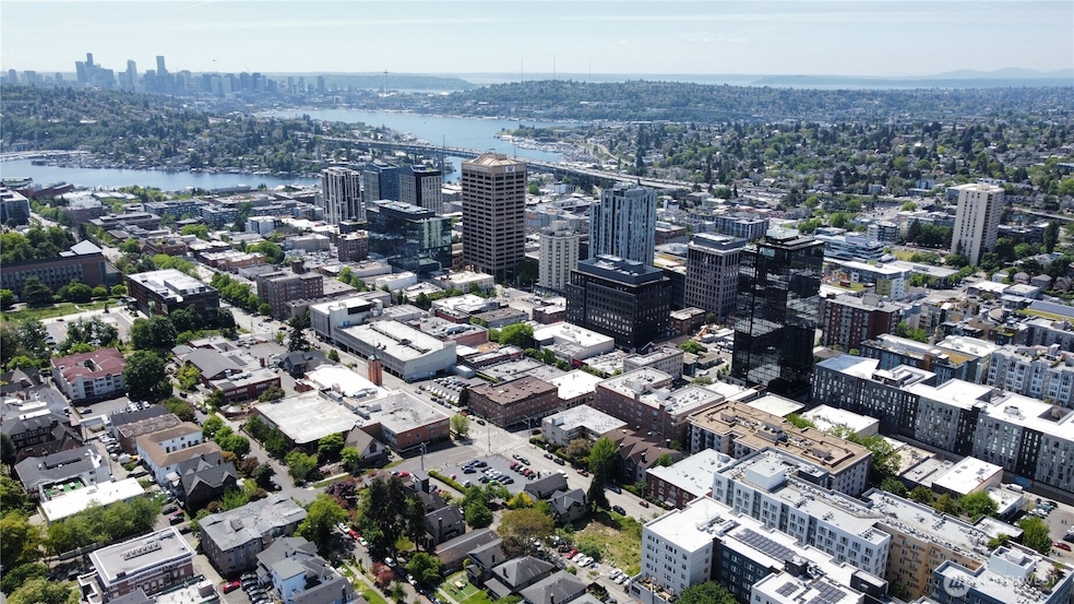 4730 15th Ave NE, Seattle, WA 98105 - photo 1