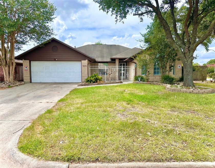 7875 Log Hollow Dr, Houston, TX 77040 - photo 1