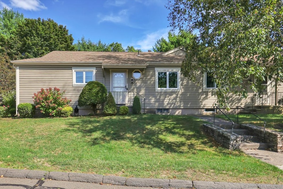 332 Songbird Ln unit 332, Southington, CT 06489 - photo 1