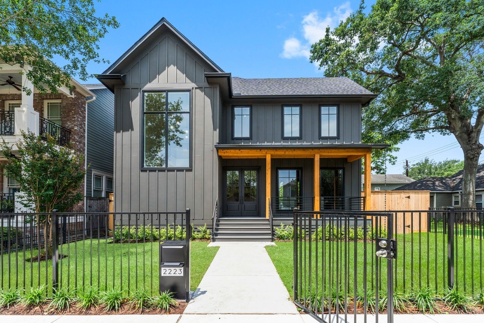 2223 Arlington St, Houston, TX 77008 - photo 1