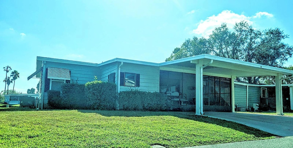 95 Country Club Dr, Plant City, FL 33565 - photo 1