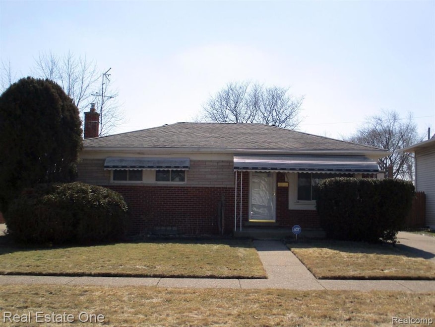 15646 Dugan St, Roseville, MI 48066 - photo 1