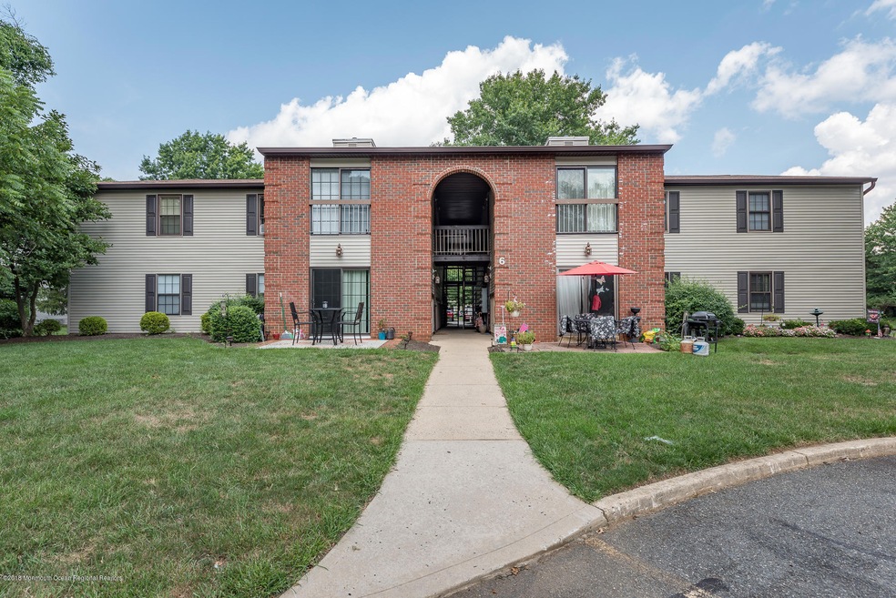 6-7 Portland Ct unit 7, Freehold, NJ 07728 - photo 1