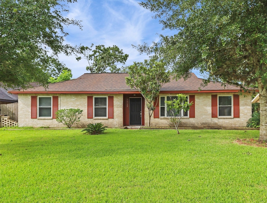 16918 Paint Rock Rd, Friendswood, TX 77546 - photo 1