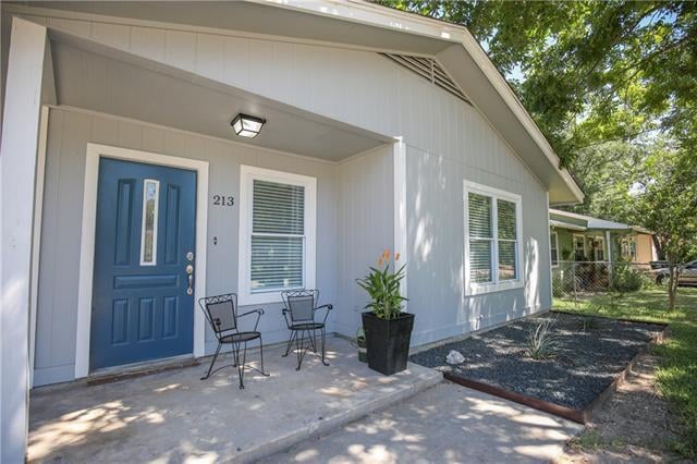 213 Durango St, San Marcos, TX 78666 - photo 1