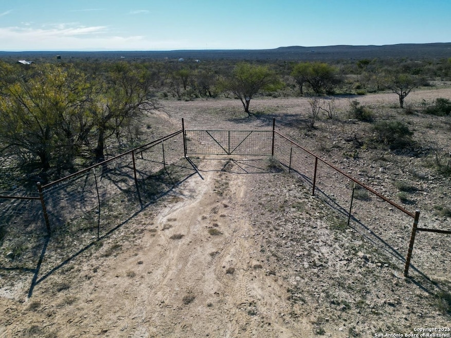 1512 776 Powerline Rd, Coms, TX 78837 - photo 1