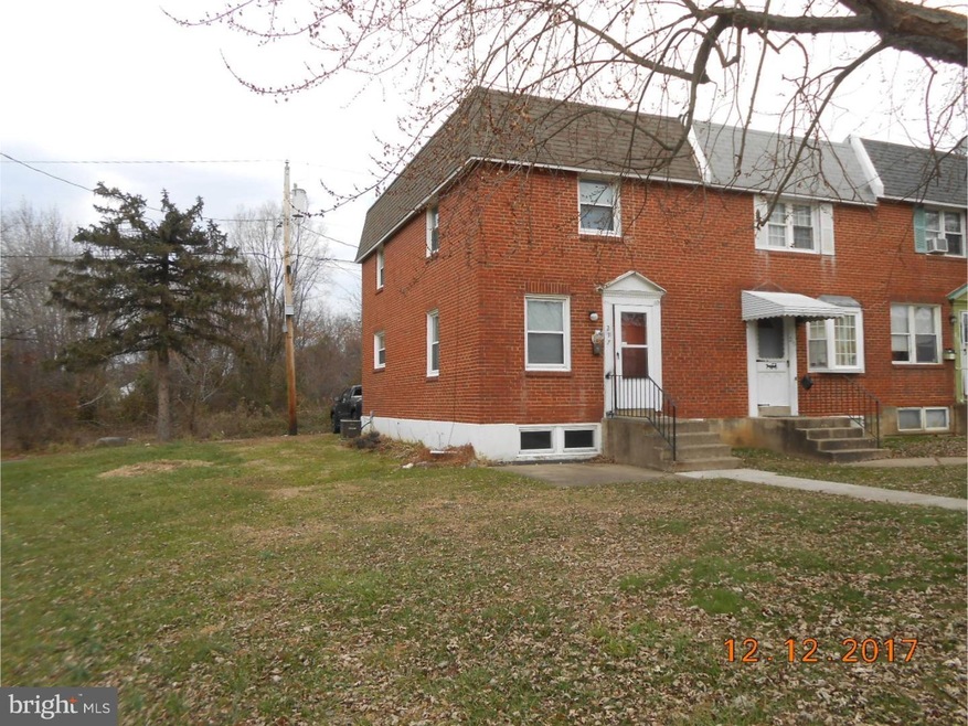 217 Madison Dr, Newark, DE 19711 - photo 1