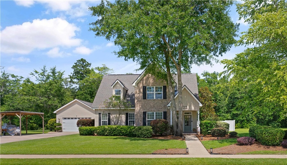 Move in ready & beautiful!