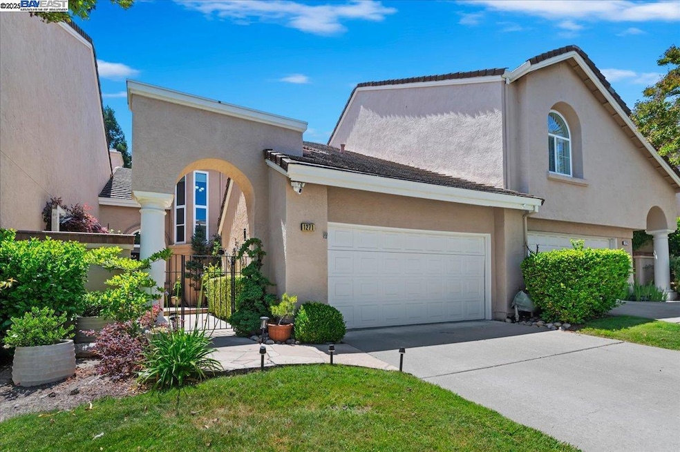 Sold $1,295,000 • Co-Listing Agent