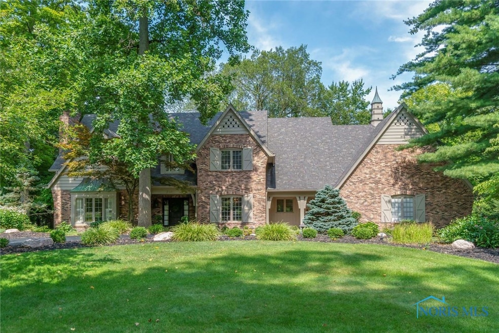 2661 Forestvale Rd, Ottawa Hills, OH 43615 - photo 1