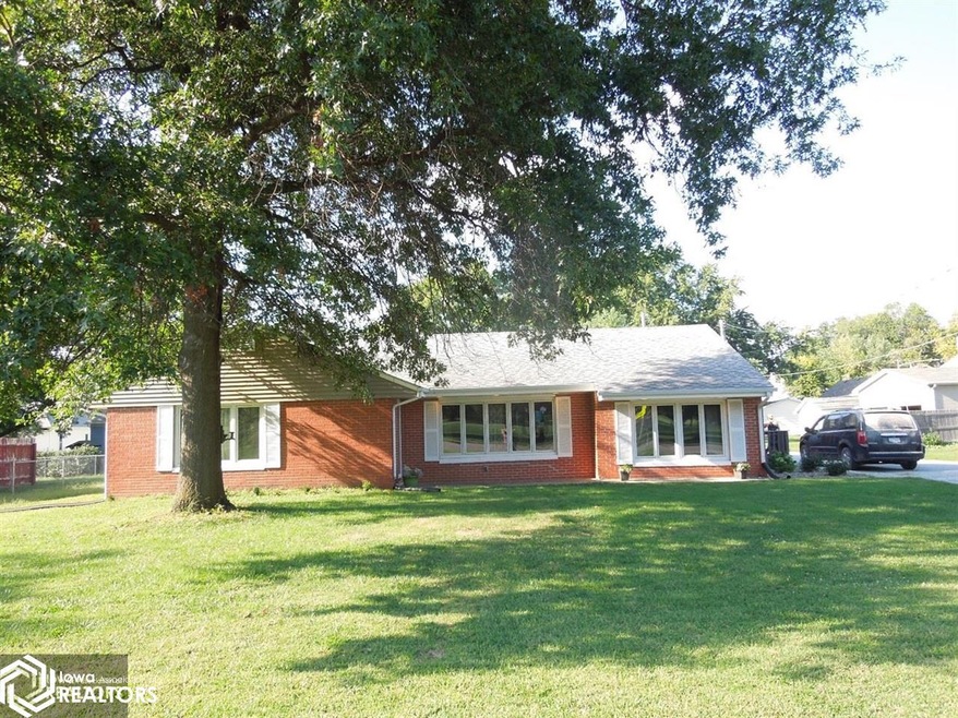 505 W Nishna Rd, Shenandoah, IA 51601 - photo 1