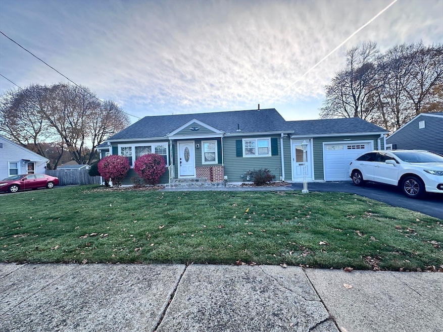 31 Dunstable St, Lawrence, MA 01843 - photo 1