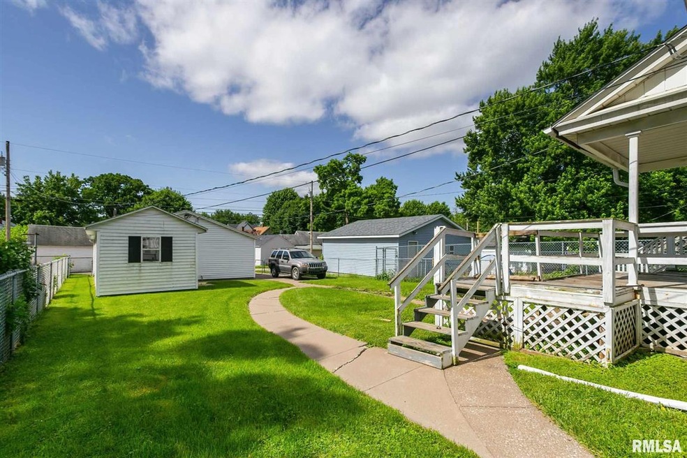 1451 W 7th St, Davenport, IA 52802 - photo 1