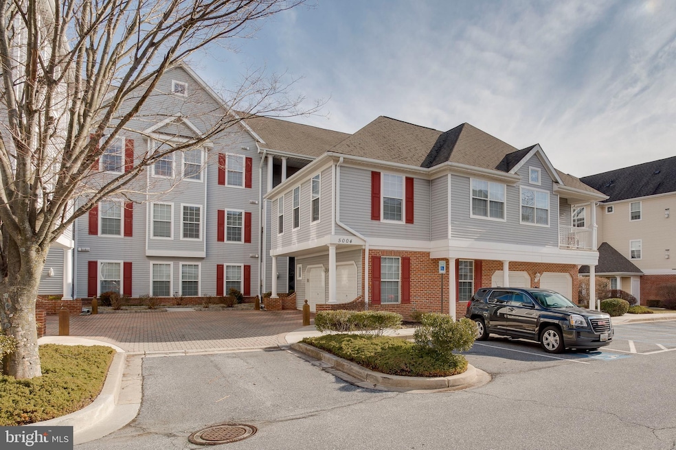 5004 Hollington Dr unit 303, Owings Mills, MD 21117 - photo 1
